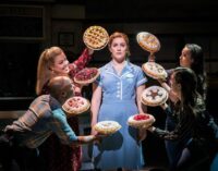 Про мюзиклы. Мюзиклы возвращаются на Бродвей с постановкой “Waitress” и “Hadestown”