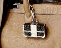 Модные новости. Fendi показал первый кошелек для хранения криптовалюты