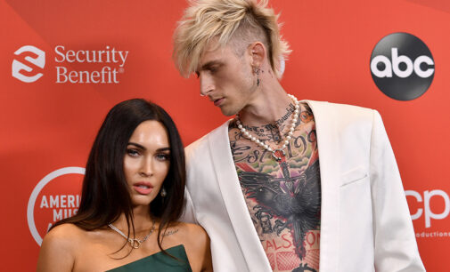 Новости шоубизнеса. Machine Gun Kelly подарил Меган Фокс обручальное кольцо с шипами